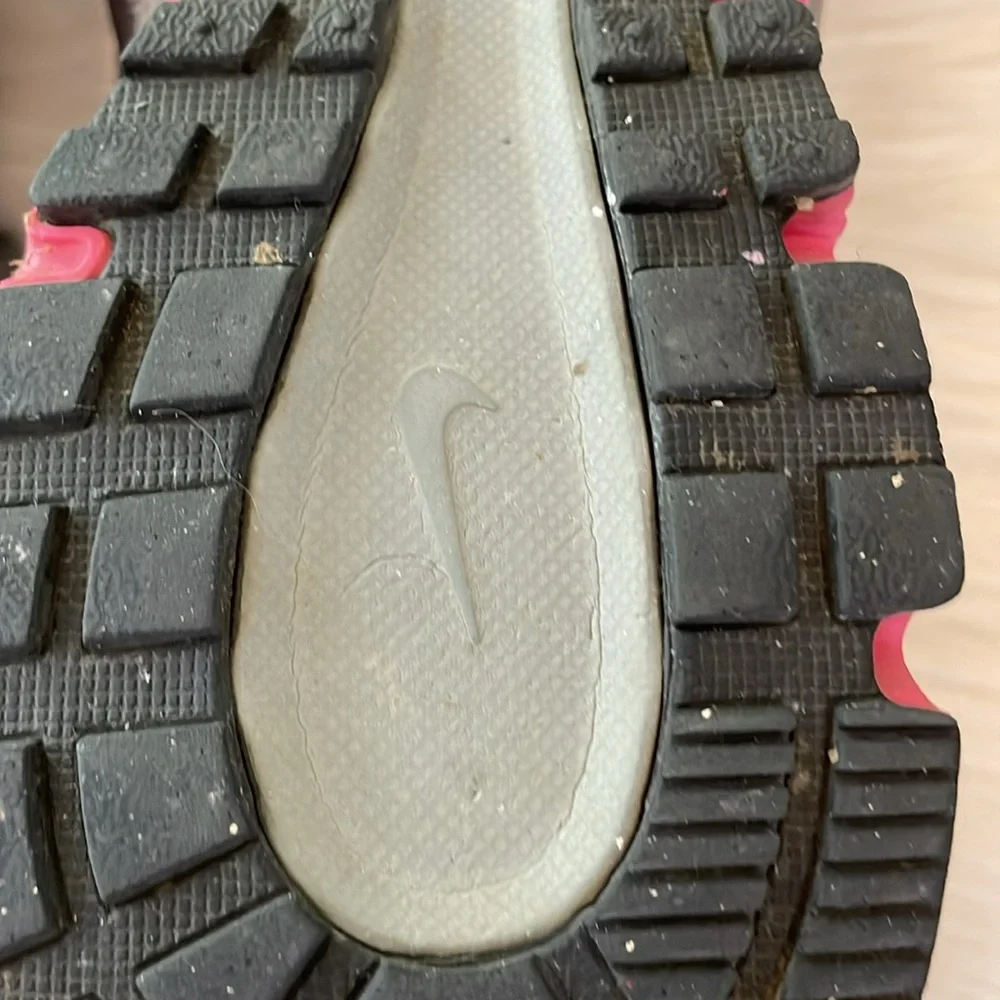 Nike tennis Shoes Gray Pink 10